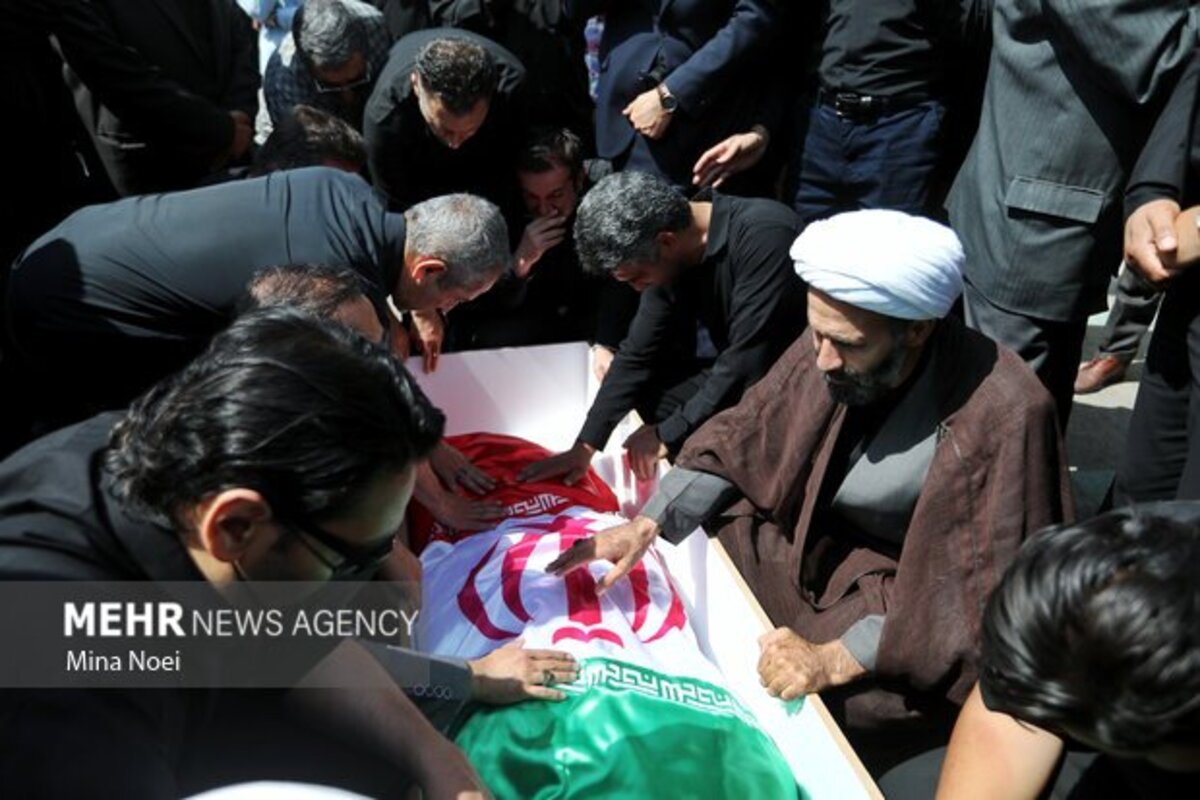 تشییع پیکر مطهر شهدای حملات اخیر اسرائیل در تبریز