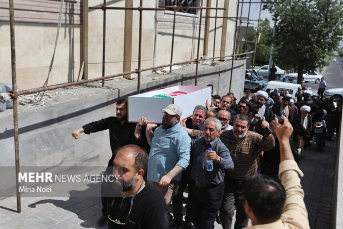 تشییع پیکر مطهر شهدای حملات اخیر اسرائیل در تبریز