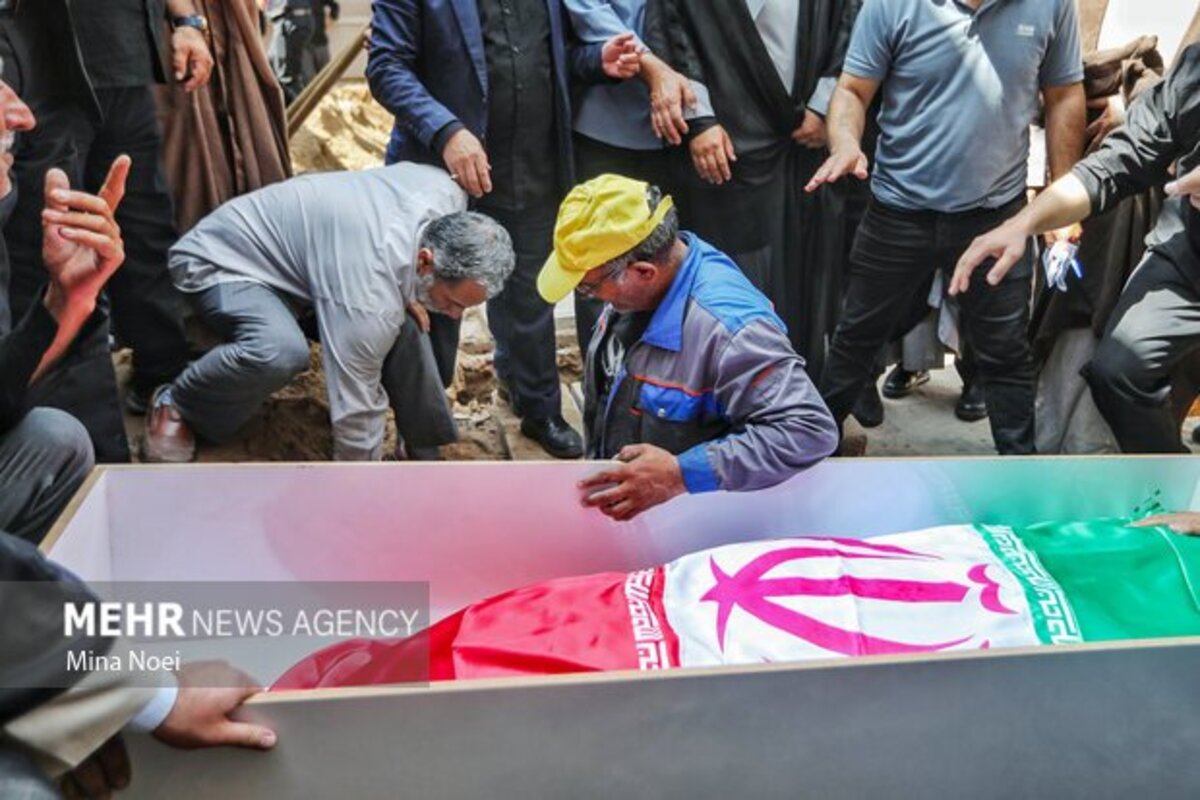 تشییع پیکر مطهر شهدای حملات اخیر اسرائیل در تبریز
