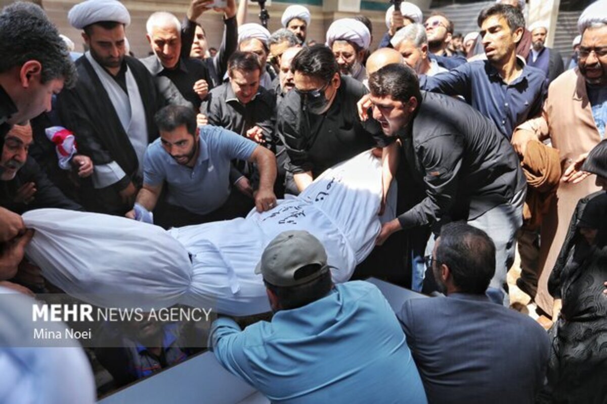 تشییع پیکر مطهر شهدای حملات اخیر اسرائیل در تبریز