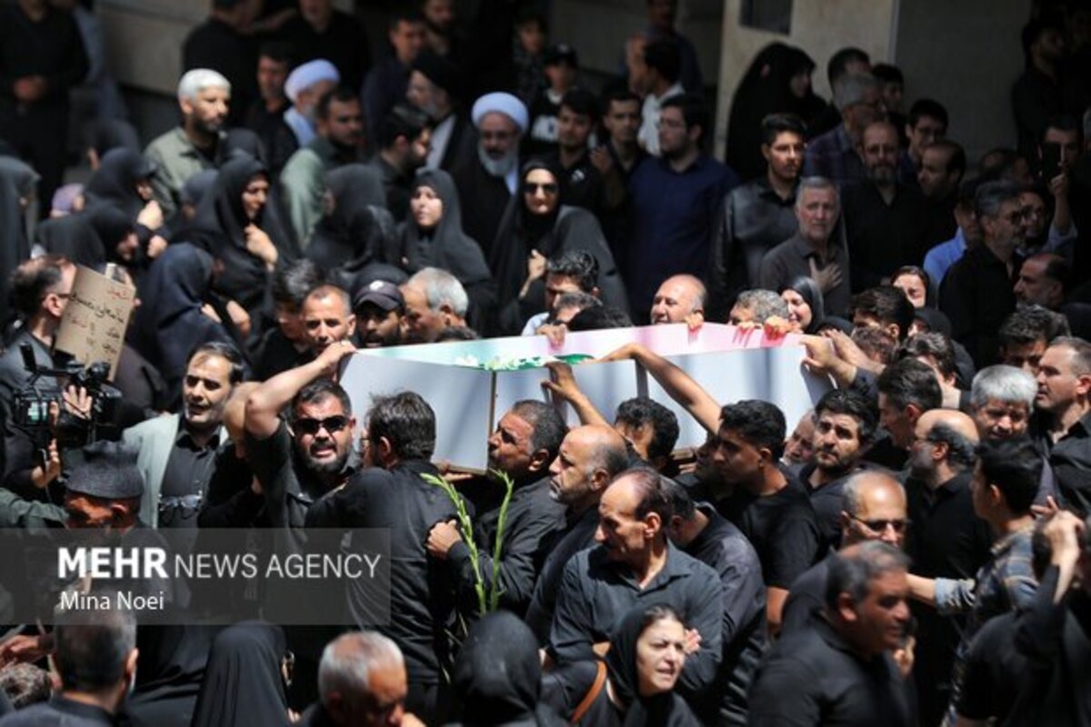 تشییع پیکر مطهر شهدای حملات اخیر اسرائیل در تبریز