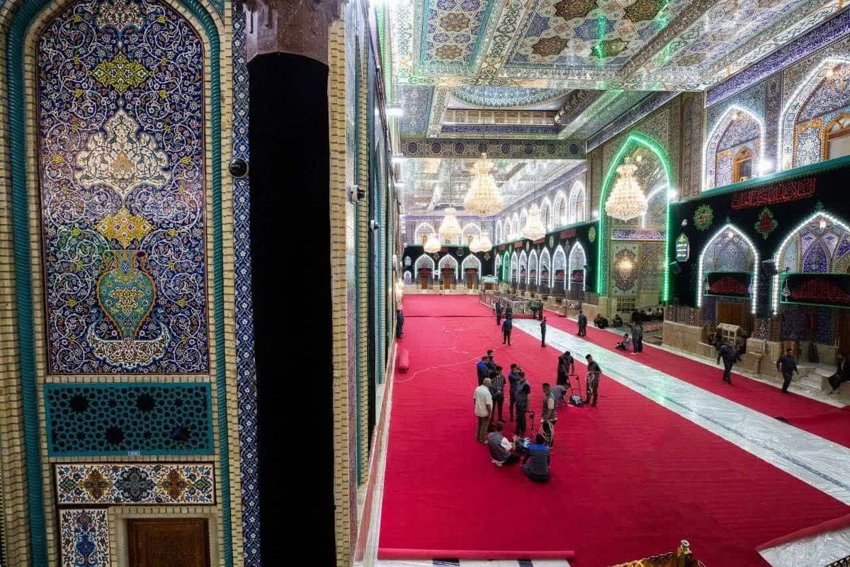 عکس/ حرم امام حسین (ع) با فرش قرمز پوشانده شد