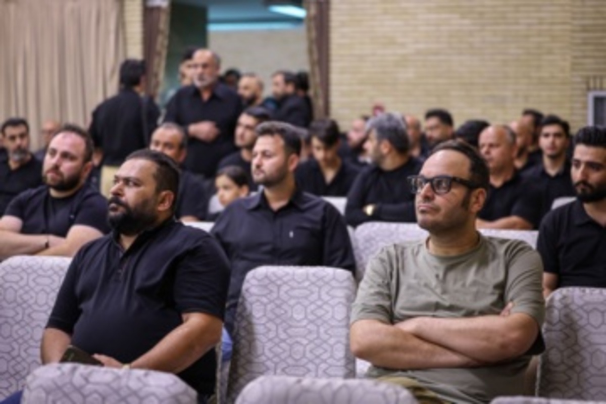 جمعی از هنرمندان 