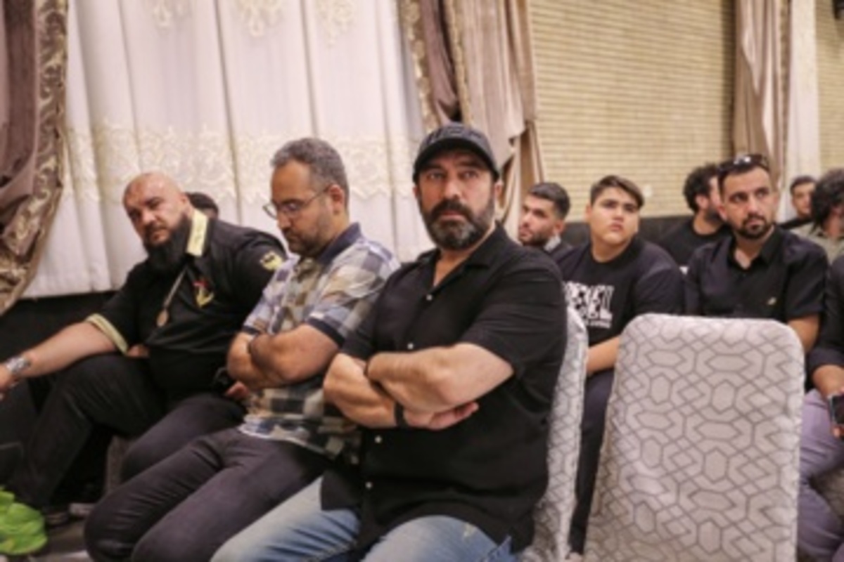 جمعی از هنرمندان 