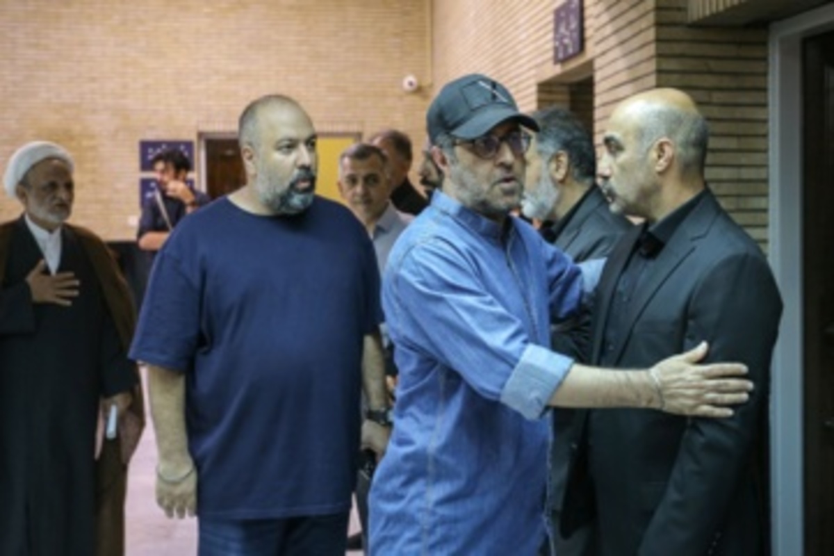 جمعی از هنرمندان 