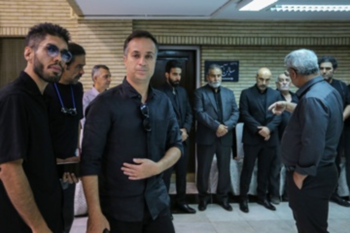 جمعی از هنرمندان 