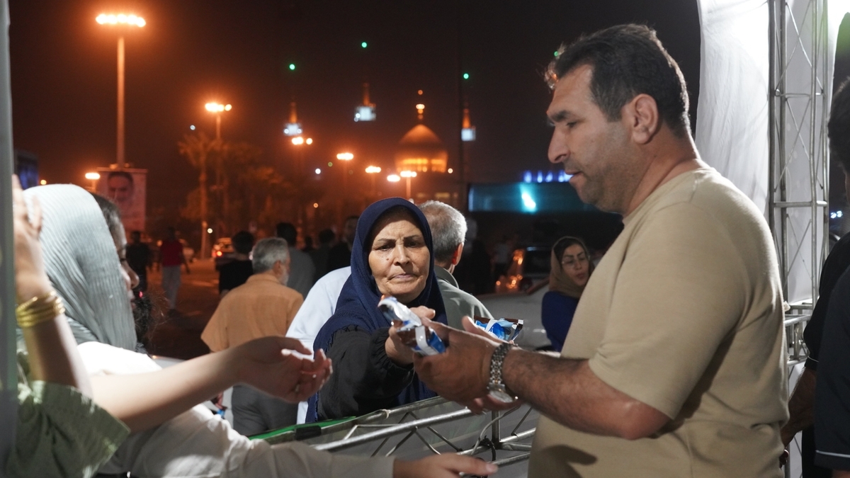 برپایی موکب منطقه آزاد ارس در حرم امام راحل (ره) 