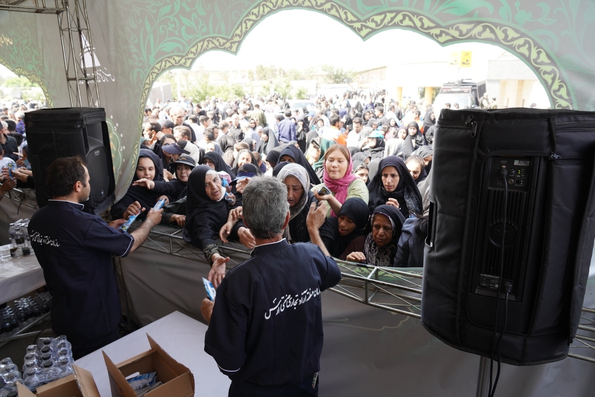 برپایی موکب منطقه آزاد ارس در حرم امام راحل (ره) 