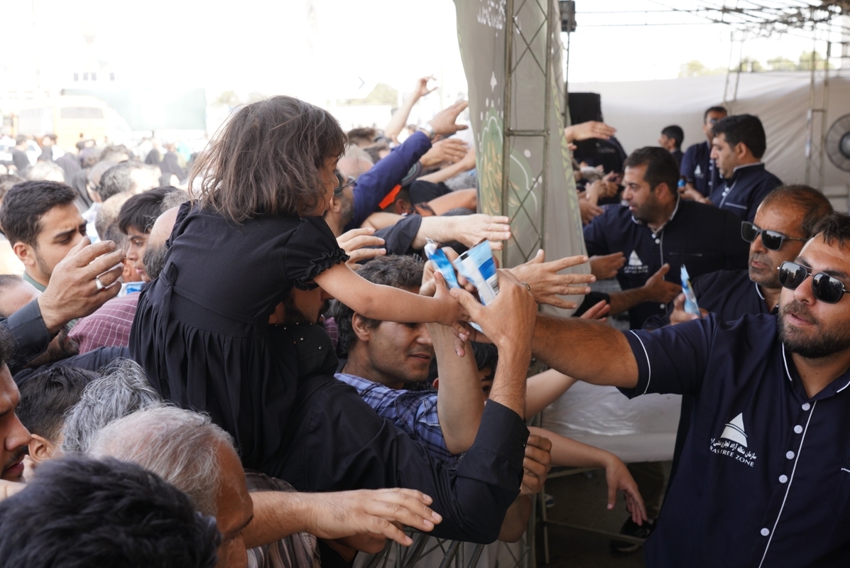 برپایی موکب منطقه آزاد ارس در حرم امام راحل (ره) 