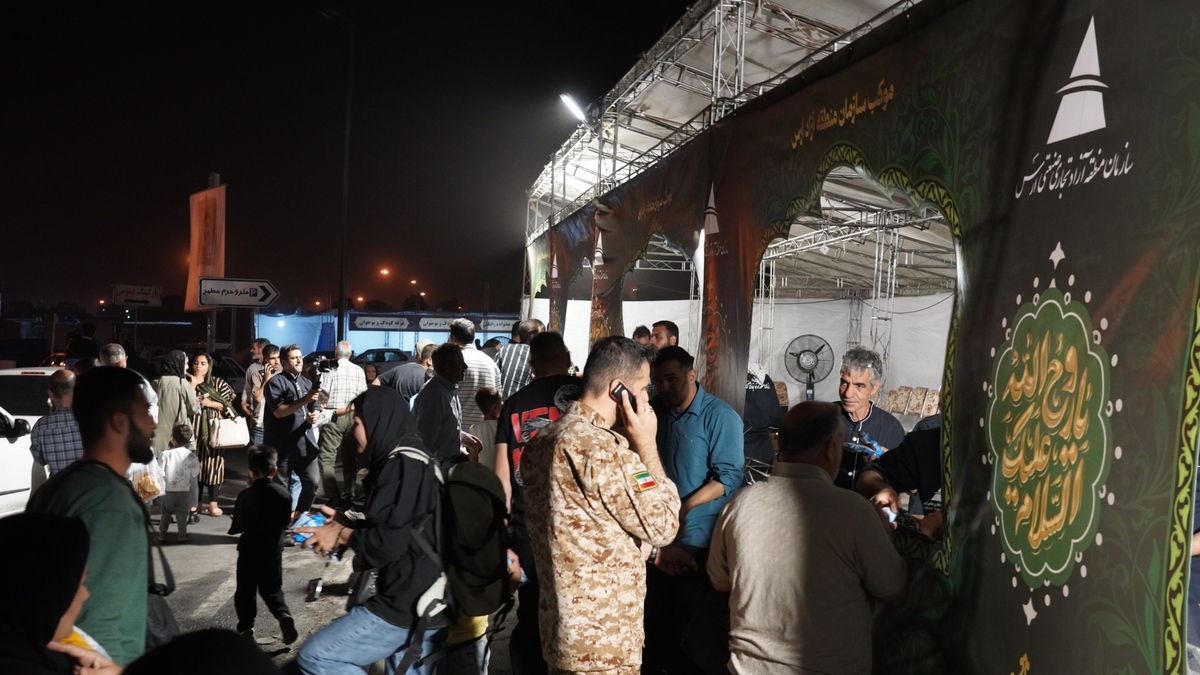 برپایی موکب منطقه آزاد ارس در حرم امام راحل (ره) 