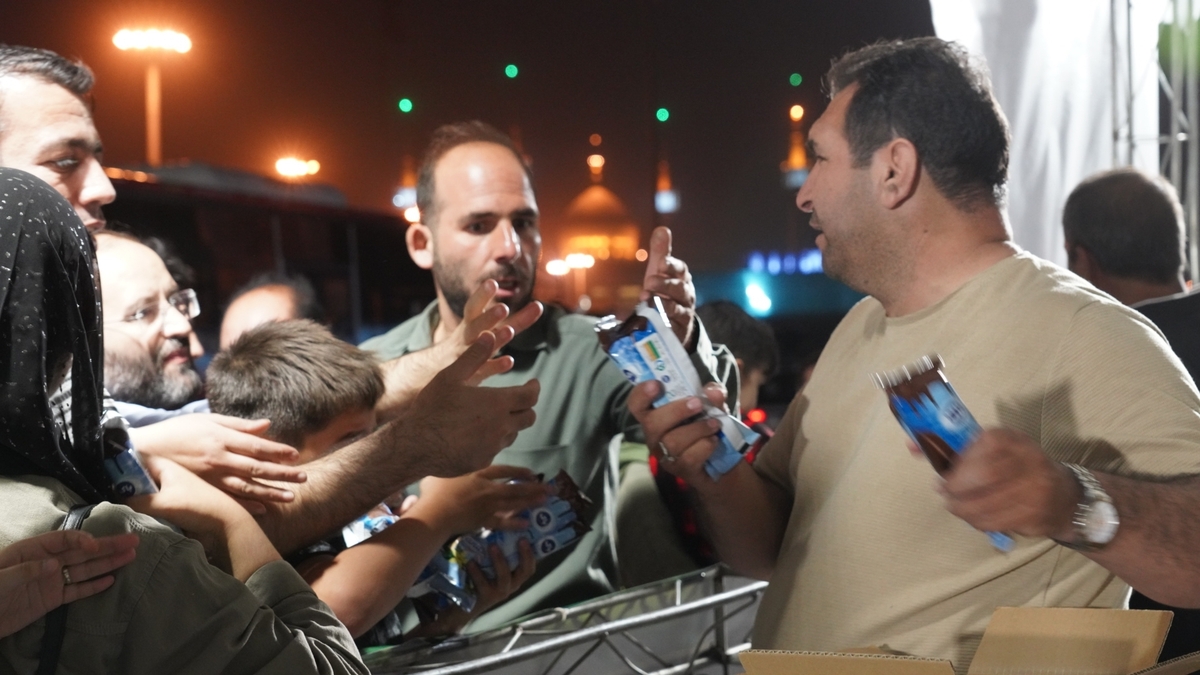 برپایی موکب منطقه آزاد ارس در حرم امام راحل (ره) 