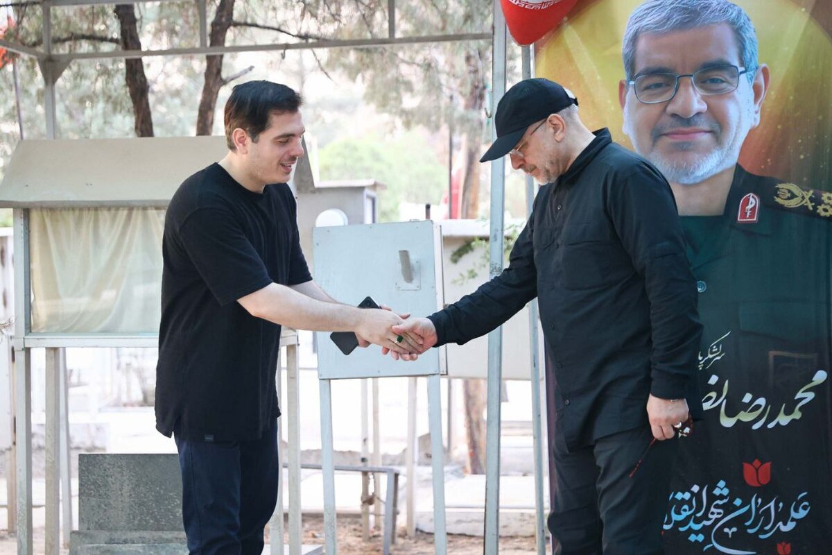 عکس/ حضور قالیباف بر مزار شهدای جنگ ۱۲ روزه