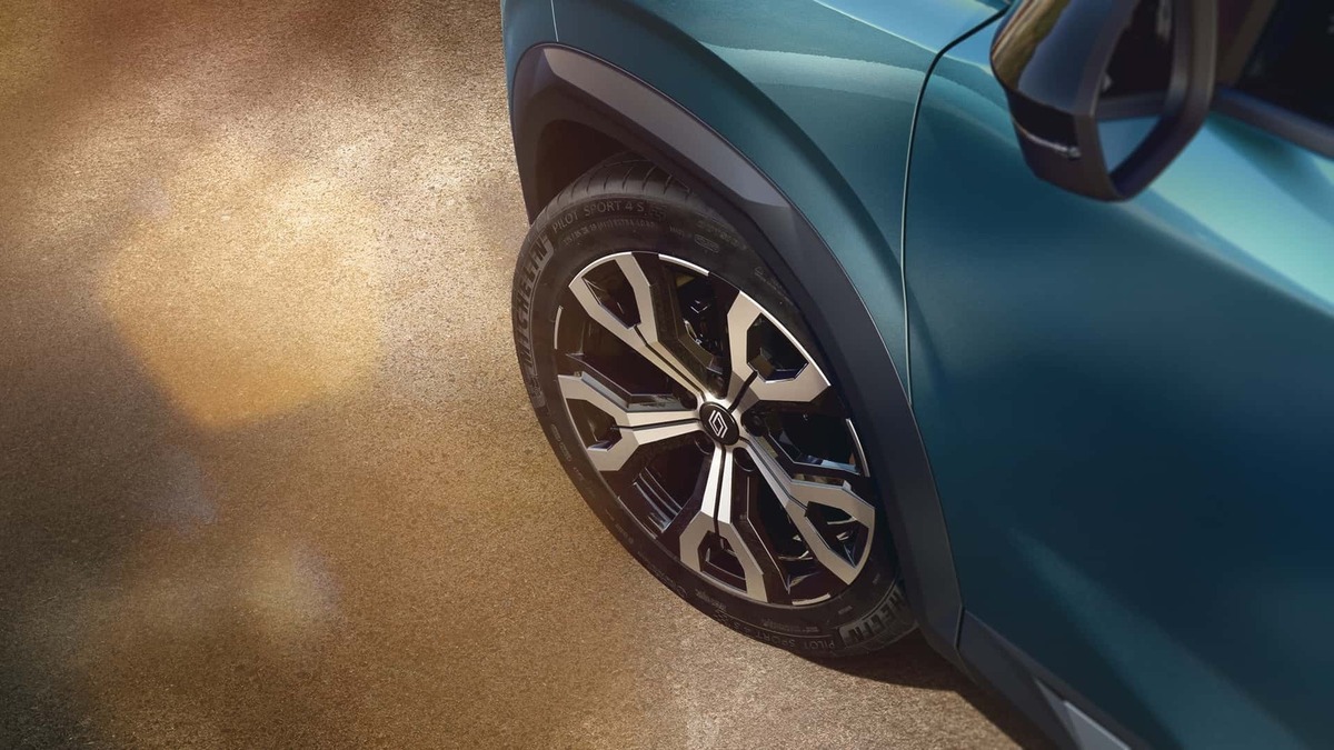 معرفی خودرو شاسی بلند جدید رنو