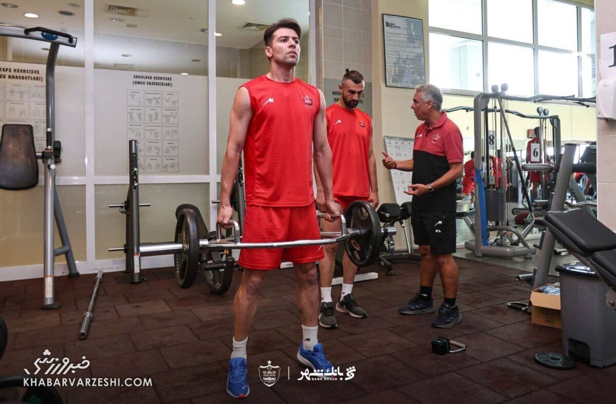 عکس/ ادامه تمرینات پرسپولیس در سالن بدنسازی