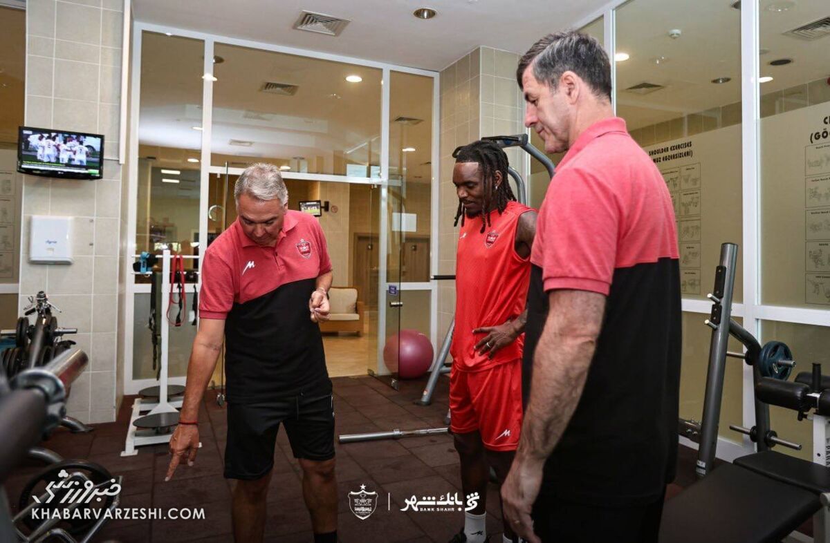 عکس/ ادامه تمرینات پرسپولیس در سالن بدنسازی