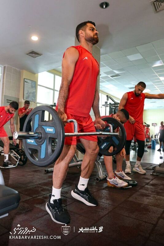 عکس/ ادامه تمرینات پرسپولیس در سالن بدنسازی