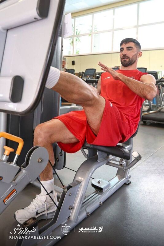 عکس/ ادامه تمرینات پرسپولیس در سالن بدنسازی