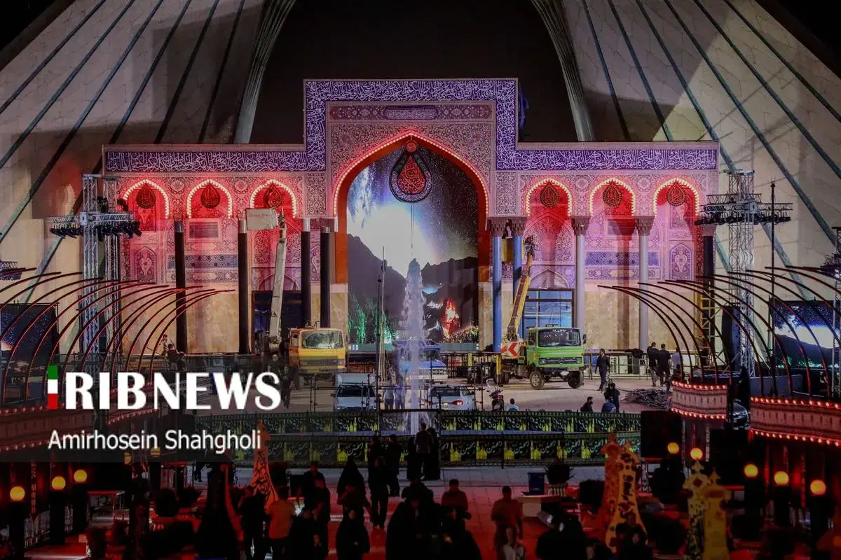 رویداد آیینی محرم شهر در میدان آزادی