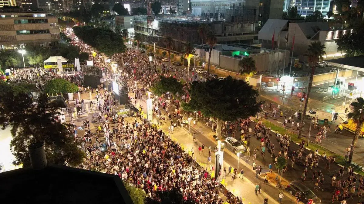 تجمع هزاران نفر علیه نتانیاهو در تل‌آویو