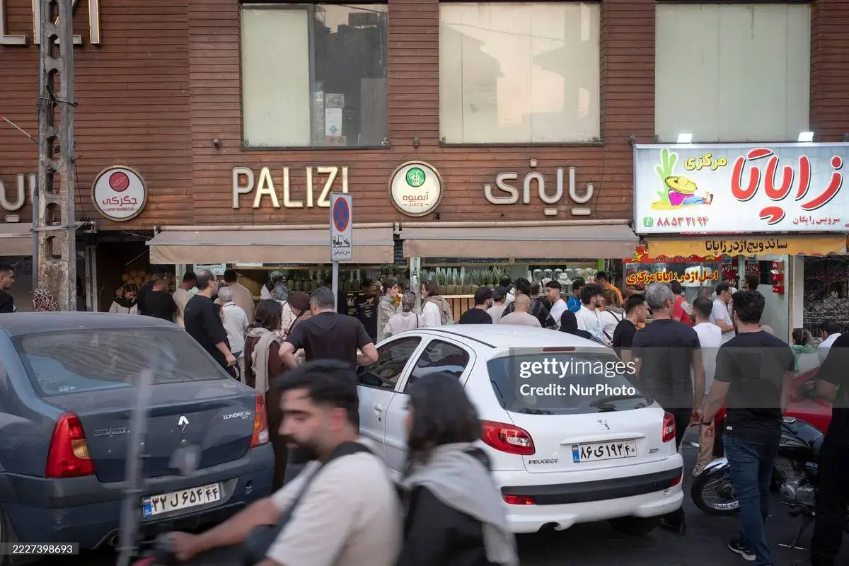 تهران روایت یک روز با اشعه فرابنفش بالا