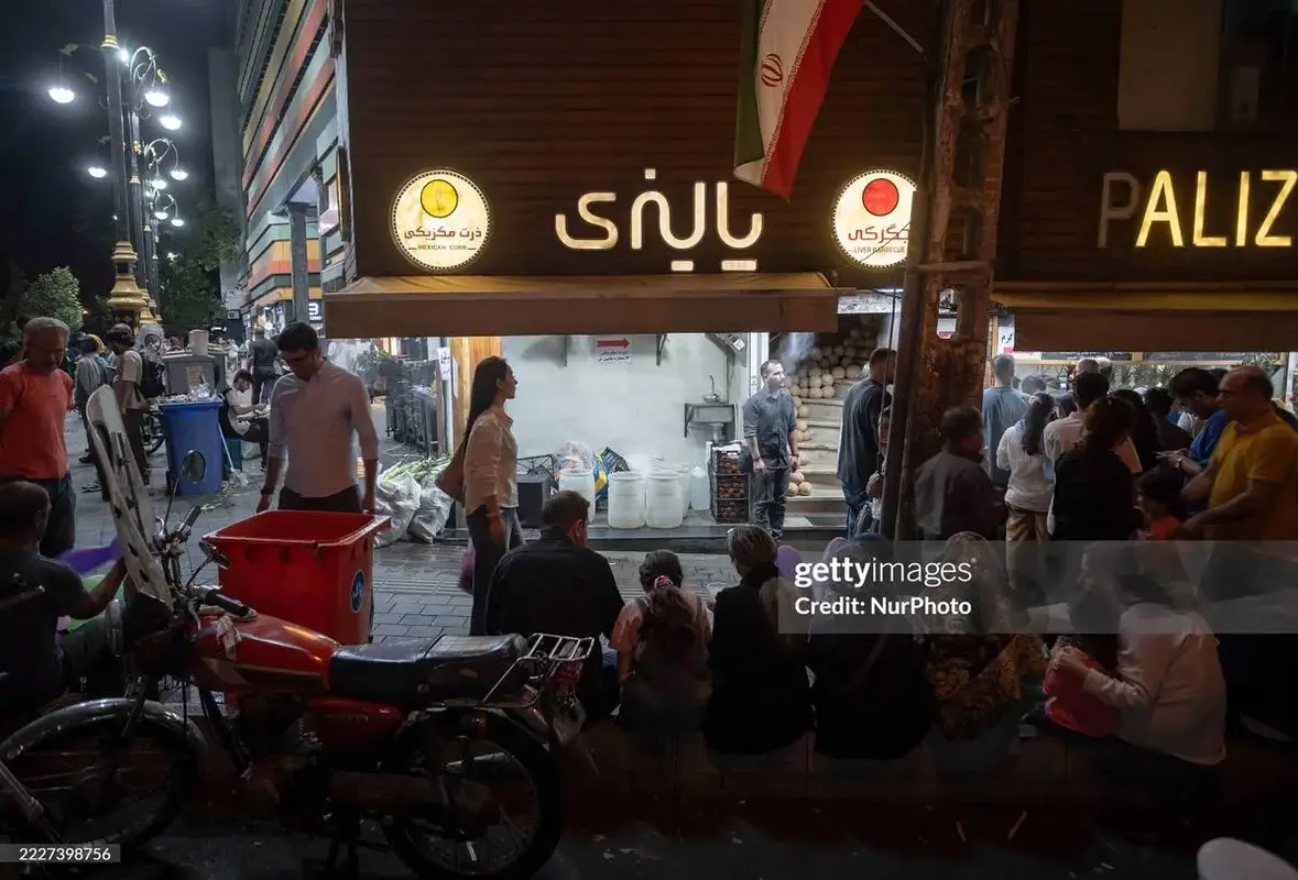 تهران روایت یک روز با اشعه فرابنفش بالا