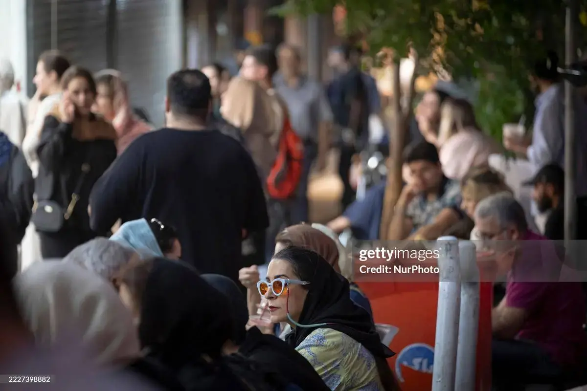 تهران روایت یک روز با اشعه فرابنفش بالا