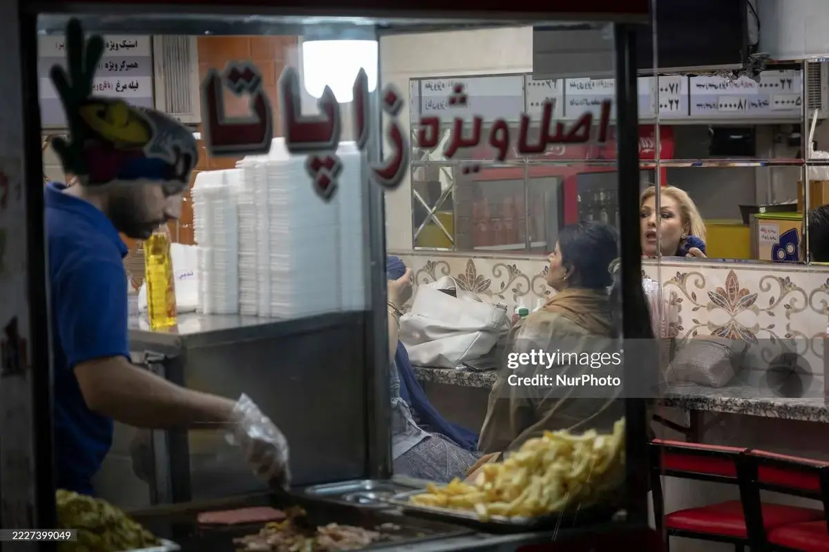 تهران روایت یک روز با اشعه فرابنفش بالا