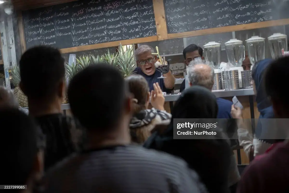 تهران روایت یک روز با اشعه فرابنفش بالا