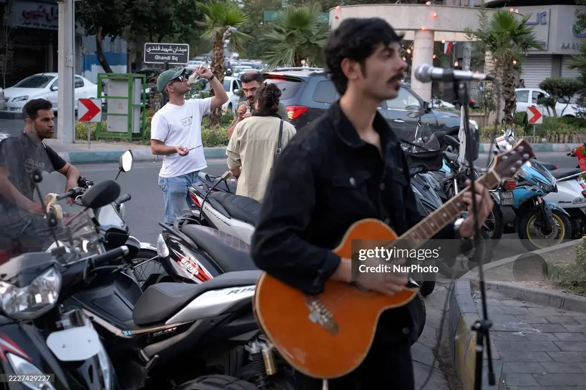 تهران روایت یک روز با اشعه فرابنفش بالا