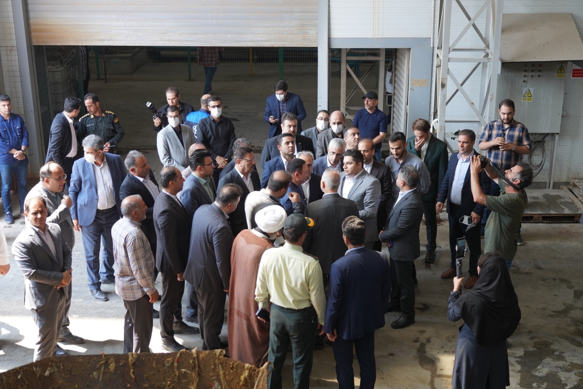 بازدید دبیر شورایعالی مناطق آزاد کشور و استاندار آذربایجان شرقی از شرکت تاو کاغذ ارس