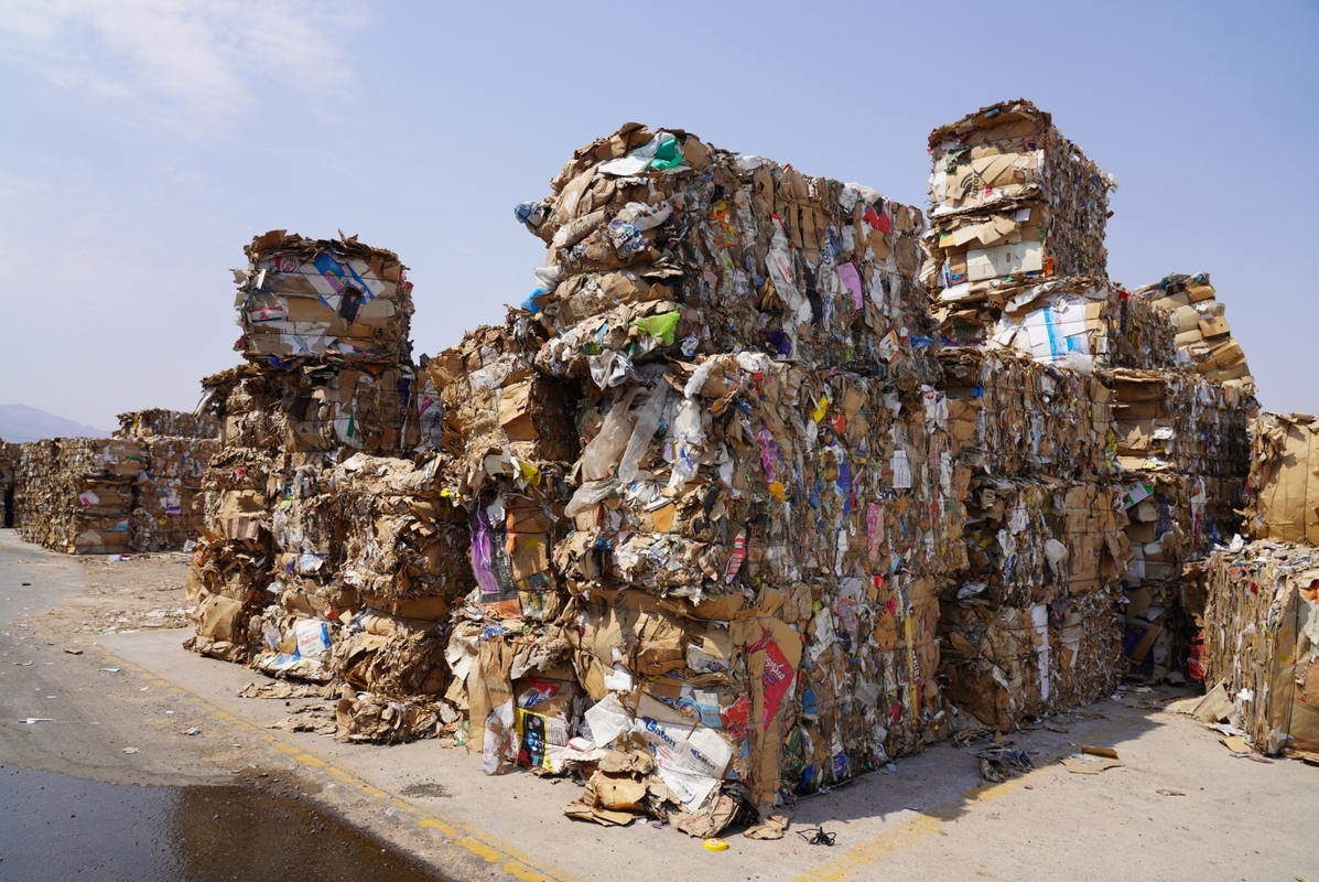 بازدید دبیر شورایعالی مناطق آزاد کشور و استاندار آذربایجان شرقی از شرکت تاو کاغذ ارس