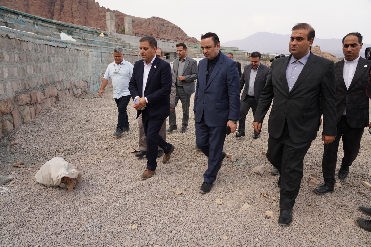 بازدید دبیر شورایعالی مناطق آزاد کشور از مجموعه ورزش‌های ساحلی ارس