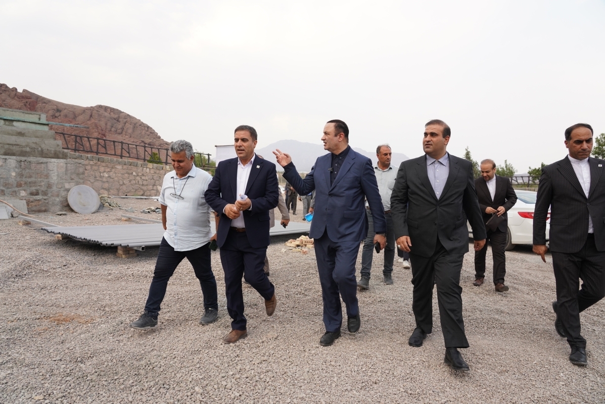 بازدید دبیر شورایعالی مناطق آزاد کشور از مجموعه ورزش‌های ساحلی ارس