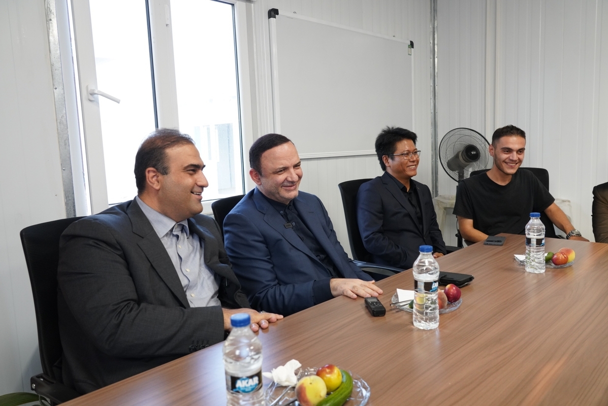 بازدید دبیر شورای عالی مناطق آزاد کشور از پروژه ذوب سیلیس راه ابریشم ارس