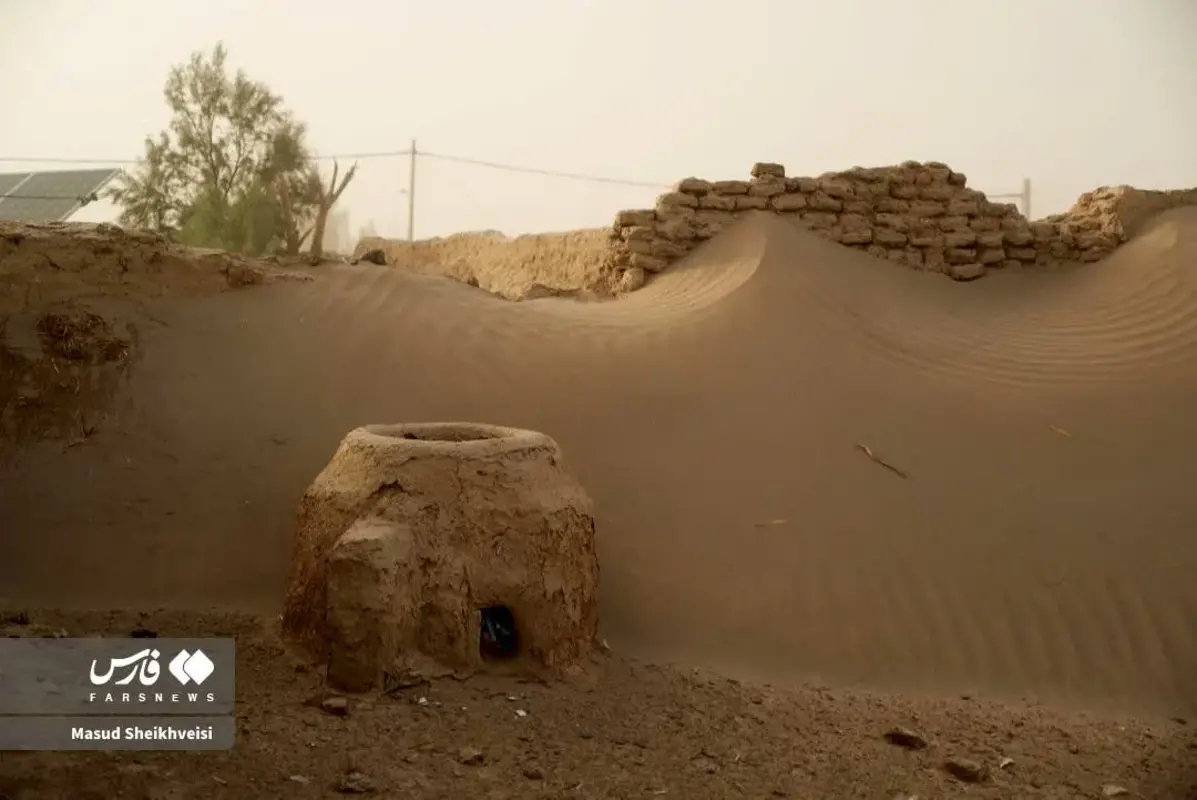 طوفان شن خانه‌های زابل را بلعید