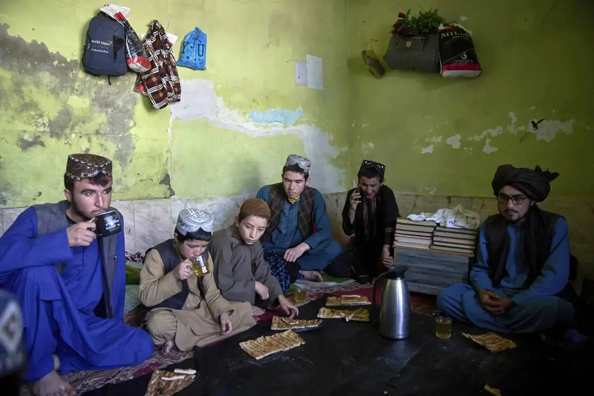 نگاهی به حضور کودکان افغان در مدارس دینی