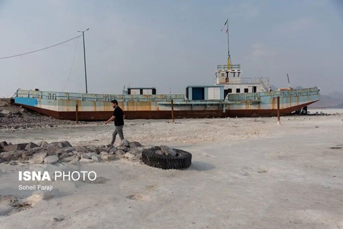 دریاچه ارومیه در آستانه خشکی کامل