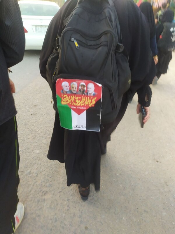 عکس/ وقتی کوله‌های زائران اربعین زبان باز می کنند