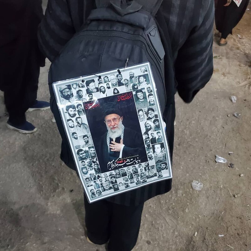 عکس/ وقتی کوله‌های زائران اربعین زبان باز می کنند