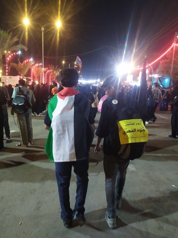 عکس/ وقتی کوله‌های زائران اربعین زبان باز می کنند