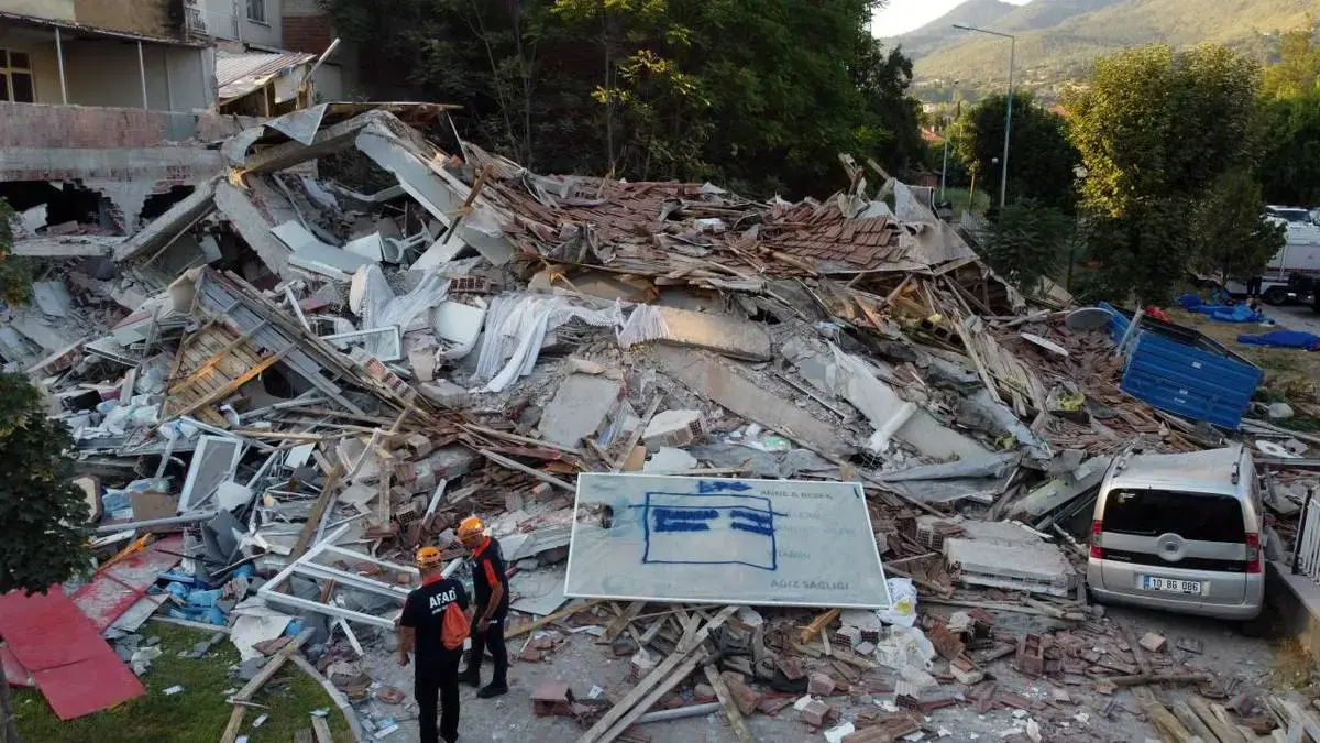 ویرانی‌های سهمگین زلزله در بالیکسیر ترکیه