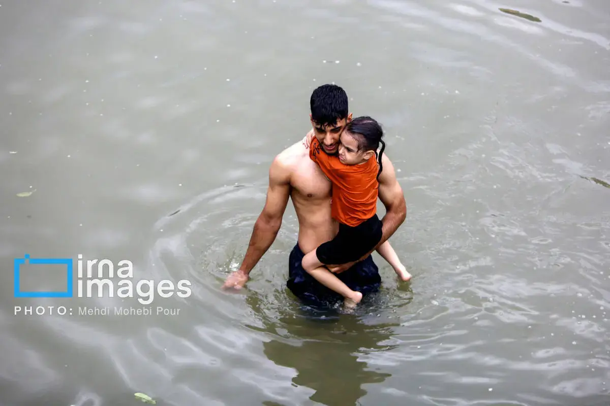 خنکای آب‌تنی در گرمای تابستان