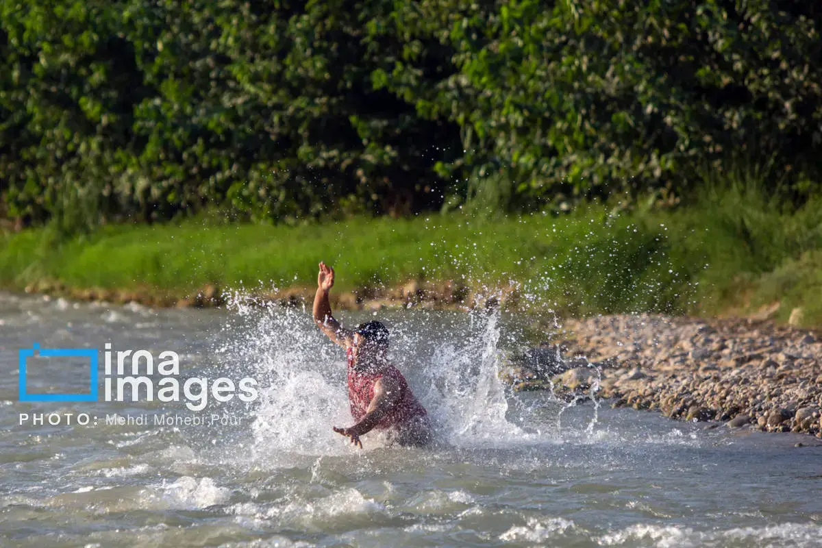 خنکای آب‌تنی در گرمای تابستان