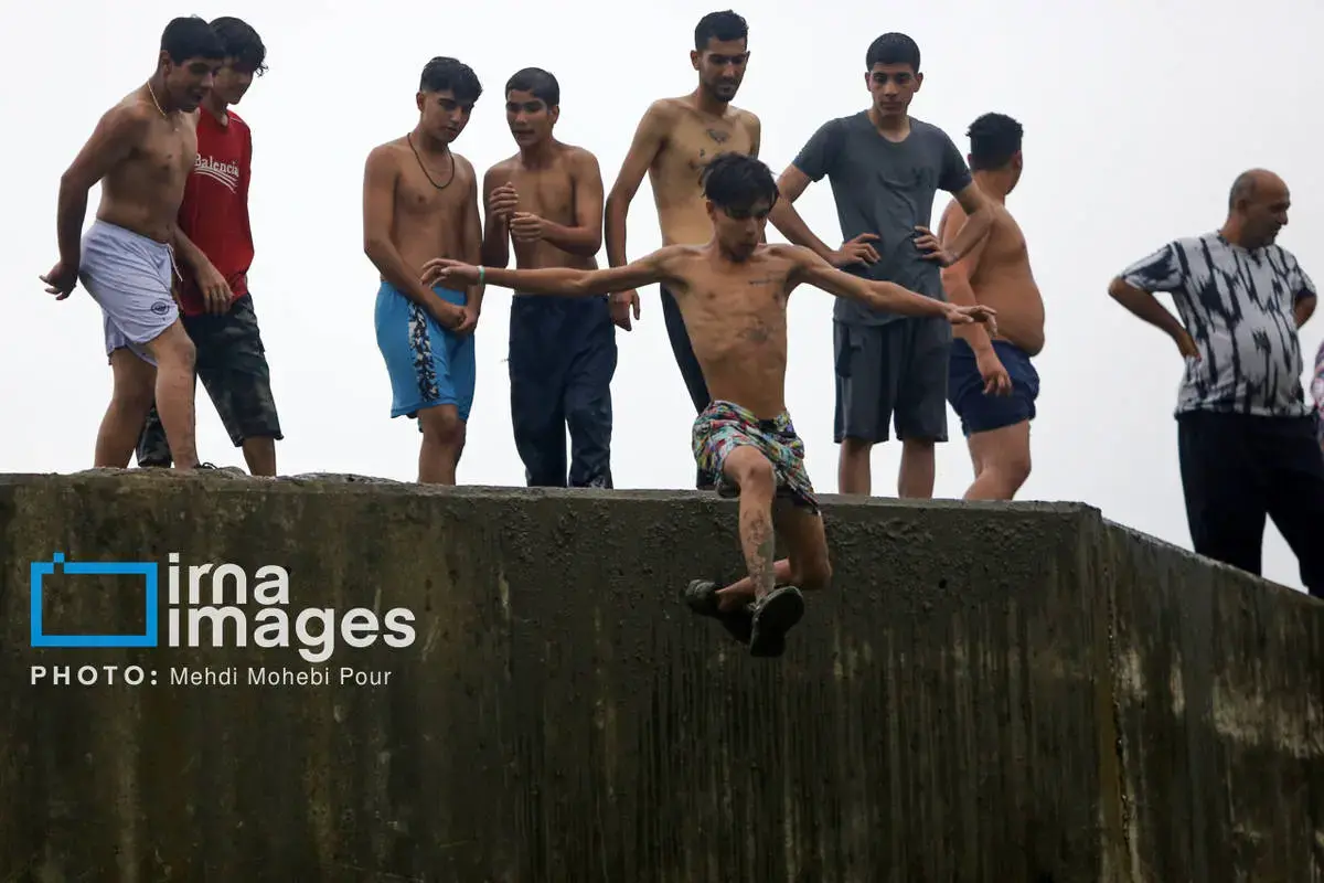 خنکای آب‌تنی در گرمای تابستان