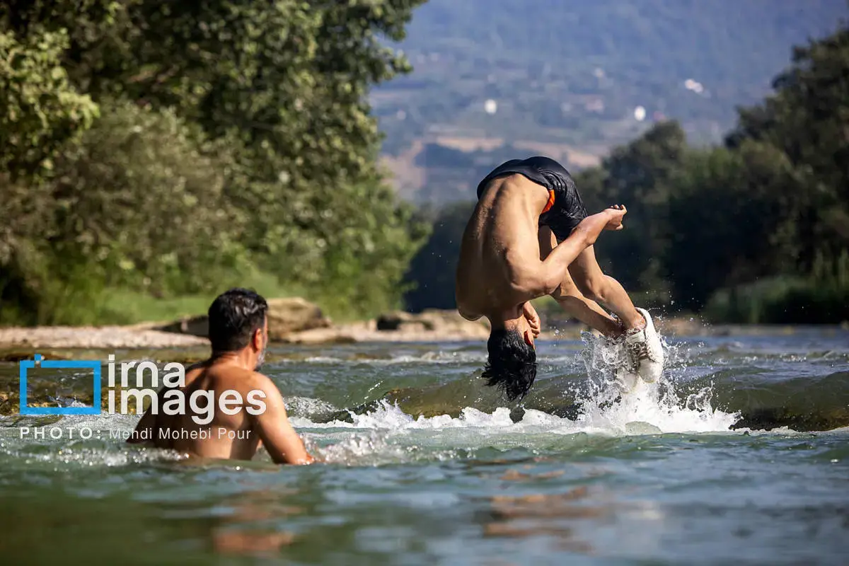 خنکای آب‌تنی در گرمای تابستان