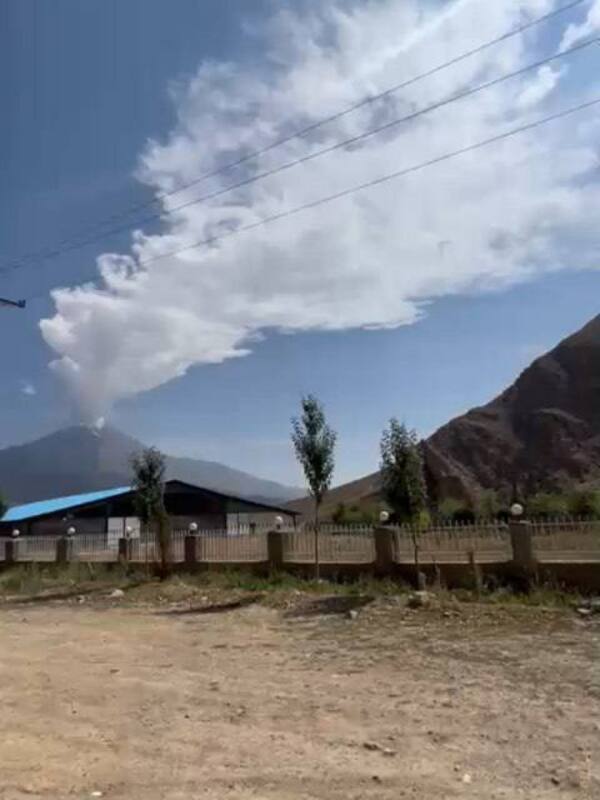 نمایی شگفت انگیز از بخار کردن امروز دماوند