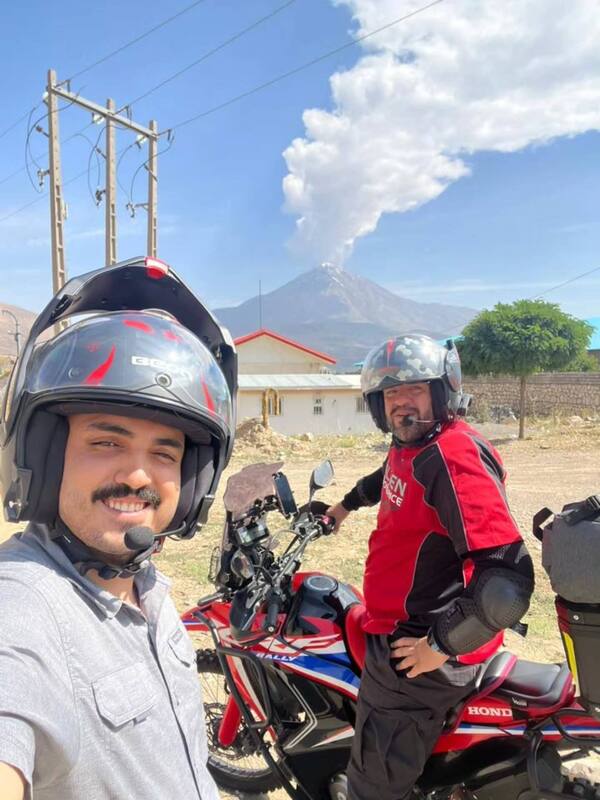 نمایی شگفت انگیز از بخار کردن امروز دماوند