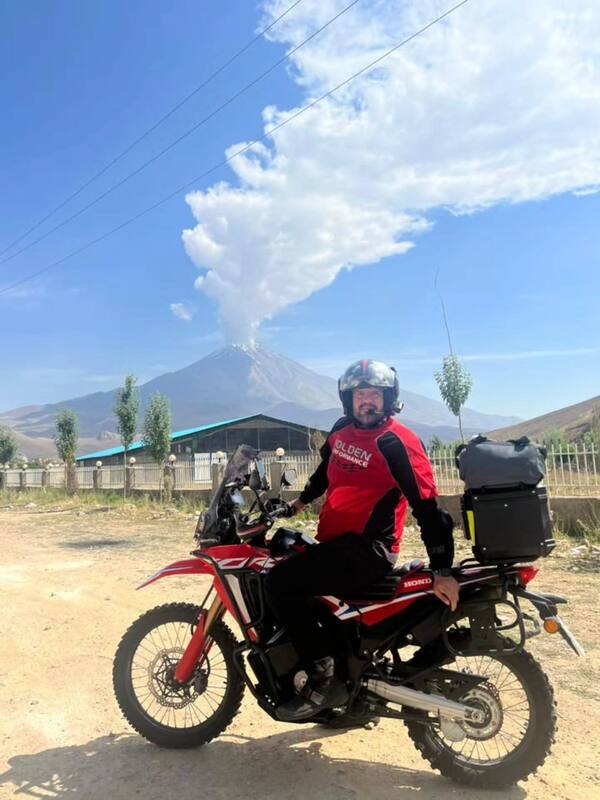 نمایی شگفت انگیز از بخار کردن امروز دماوند