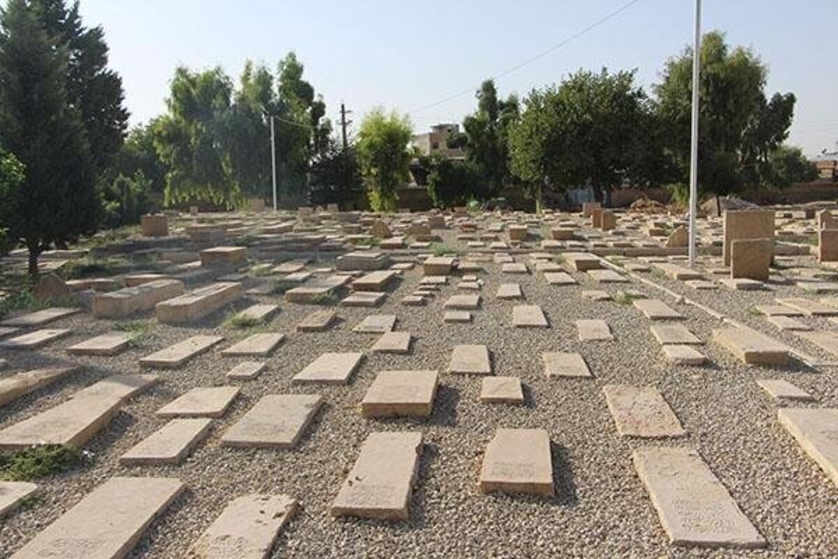 تعرض به آرامستان هزار سالۀ شیراز