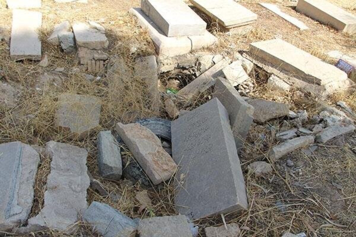 تعرض به آرامستان هزار سالۀ شیراز